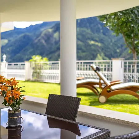 Land-palais - Private Mountain Hideaway 5*
