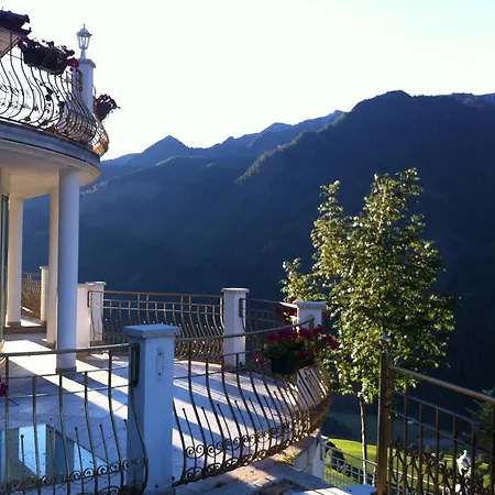 Land-palais - Private Mountain Hideaway 5*